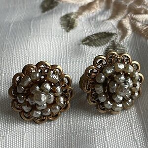 RARE VTG MIRIAM HASKELL Faux Pearl and Gold Clip On Earrings patented